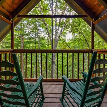 Gypsy Road - Privacy! Log Cabin With Hot Tub, Wifi, Directv And Arcade Sevierville Eksteriør billede