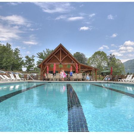 Gypsy Road - Privacy! Log Cabin With Hot Tub, Wifi, Directv And Arcade Sevierville Eksteriør billede