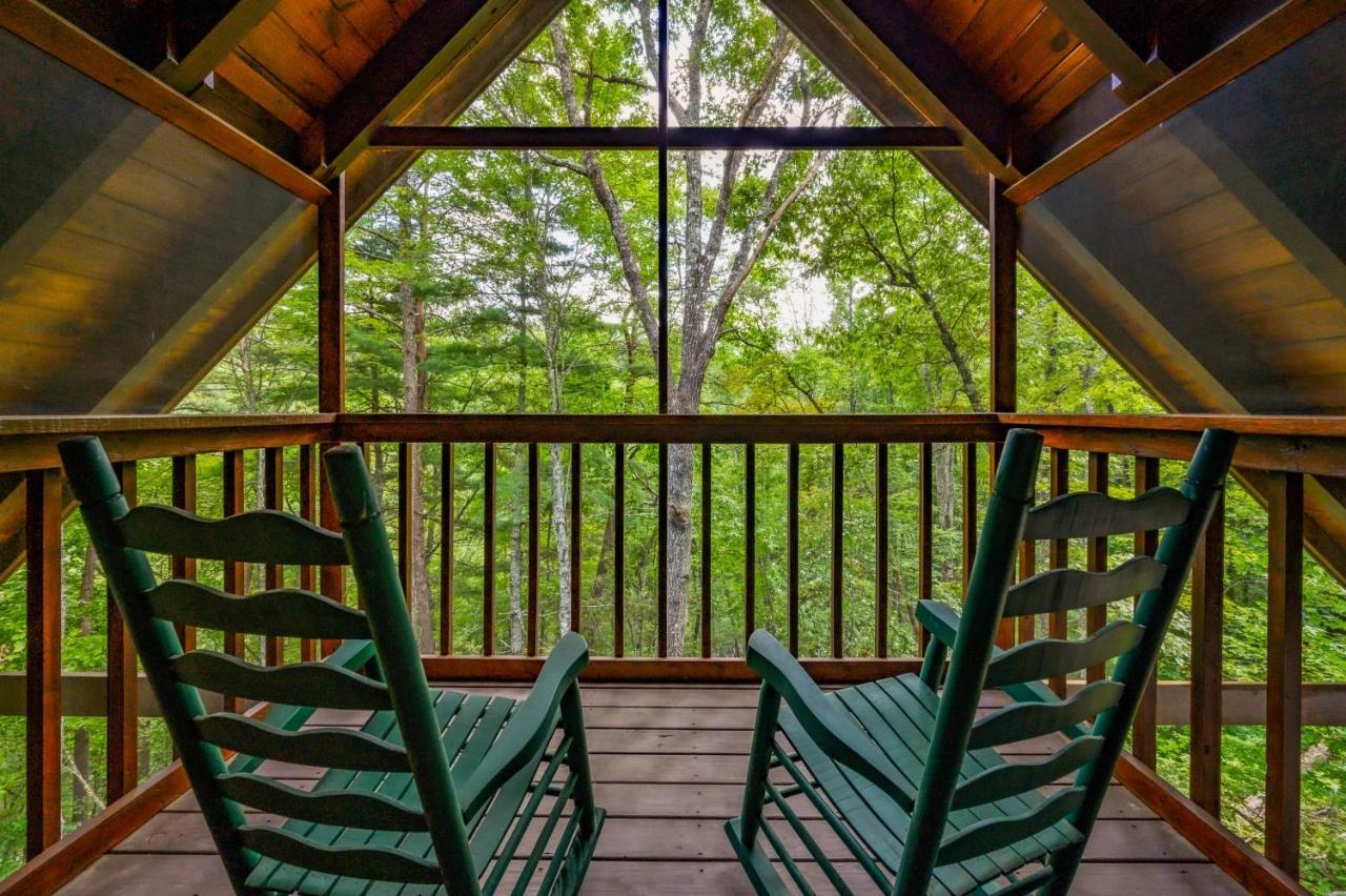 Gypsy Road - Privacy! Log Cabin With Hot Tub, Wifi, Directv And Arcade Sevierville Eksteriør billede