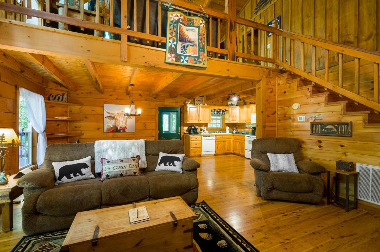 Gypsy Road - Privacy! Log Cabin With Hot Tub, Wifi, Directv And Arcade Sevierville Eksteriør billede