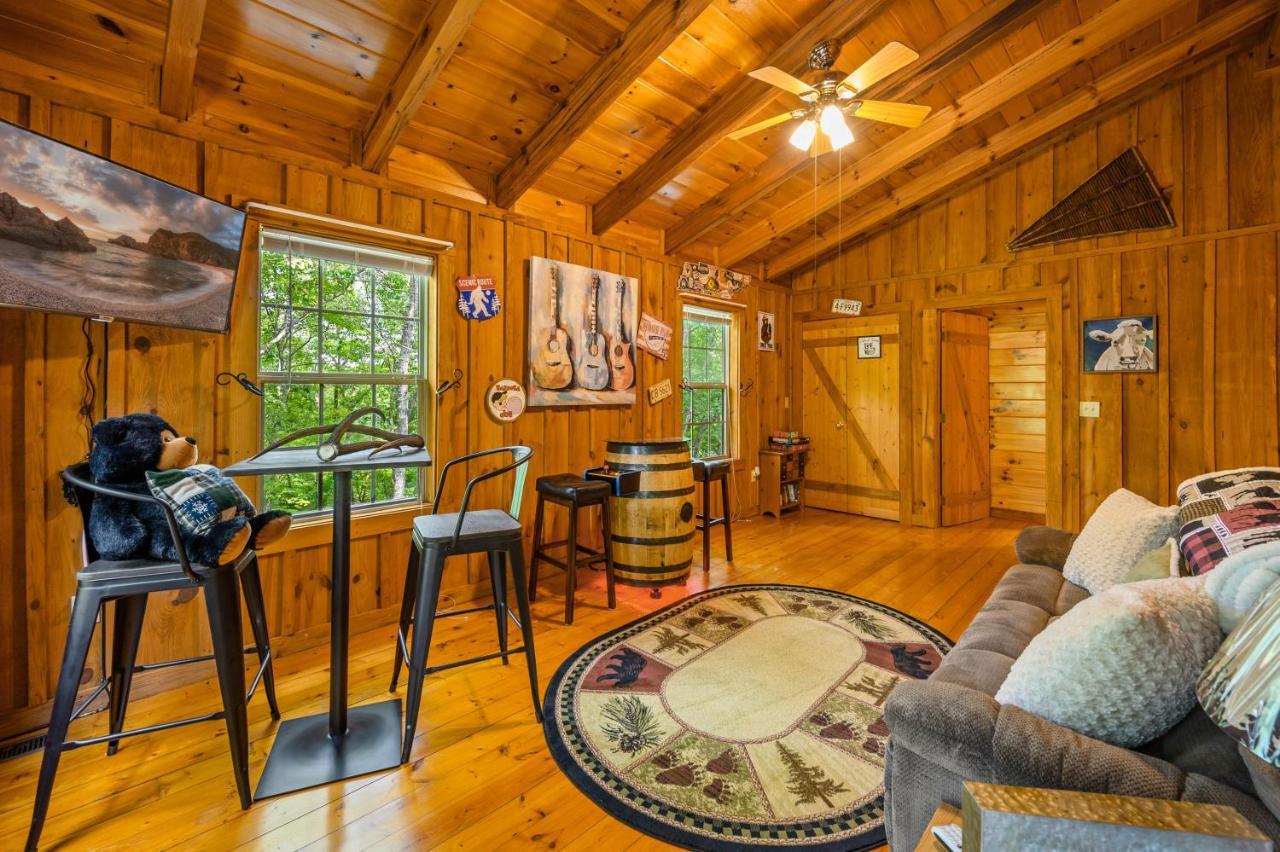 Gypsy Road - Privacy! Log Cabin With Hot Tub, Wifi, Directv And Arcade Sevierville Eksteriør billede