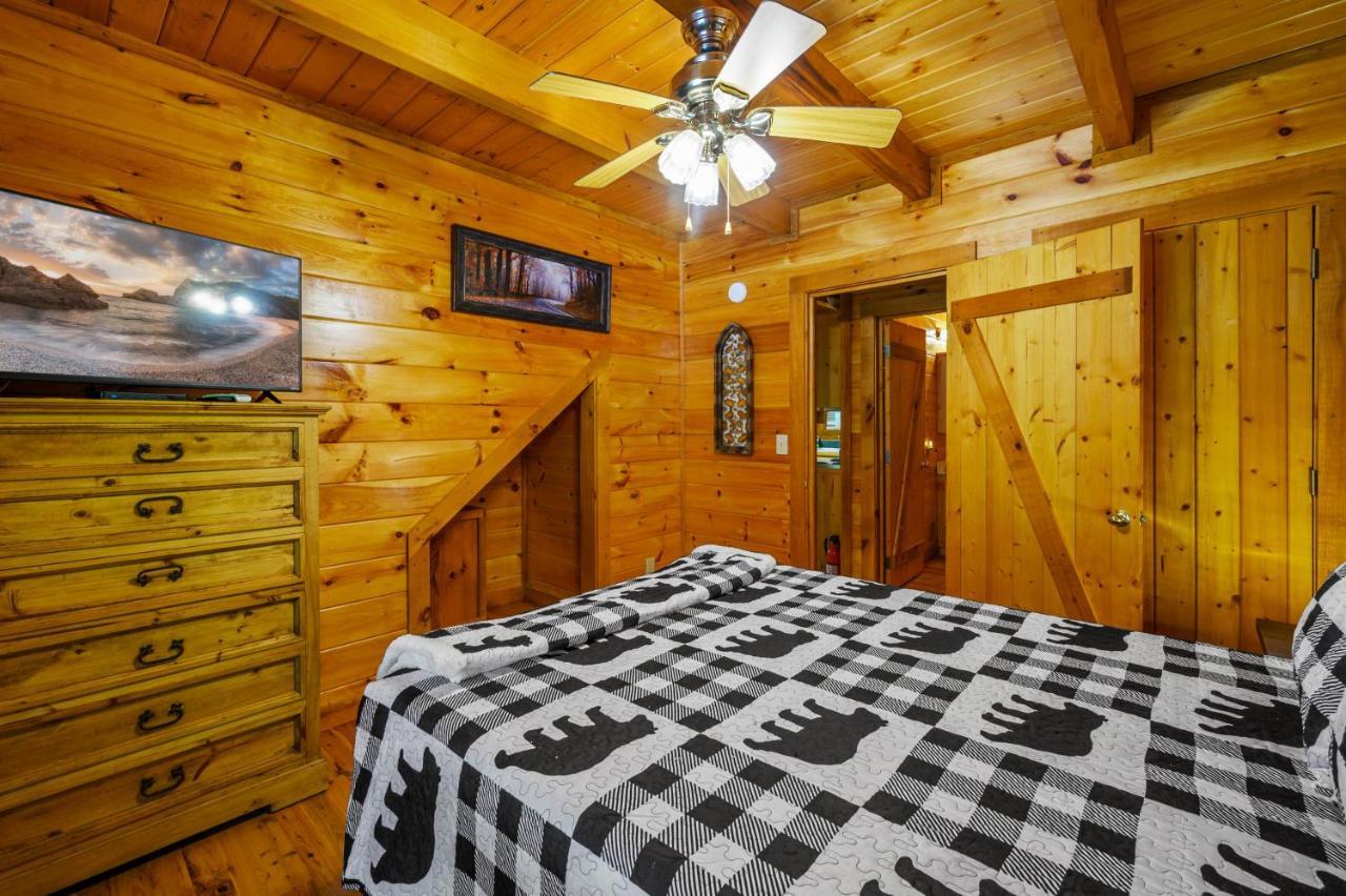 Gypsy Road - Privacy! Log Cabin With Hot Tub, Wifi, Directv And Arcade Sevierville Eksteriør billede