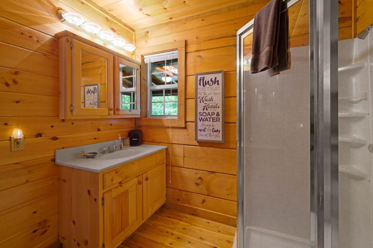 Gypsy Road - Privacy! Log Cabin With Hot Tub, Wifi, Directv And Arcade Sevierville Eksteriør billede