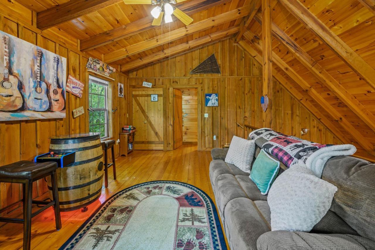 Gypsy Road - Privacy! Log Cabin With Hot Tub, Wifi, Directv And Arcade Sevierville Eksteriør billede