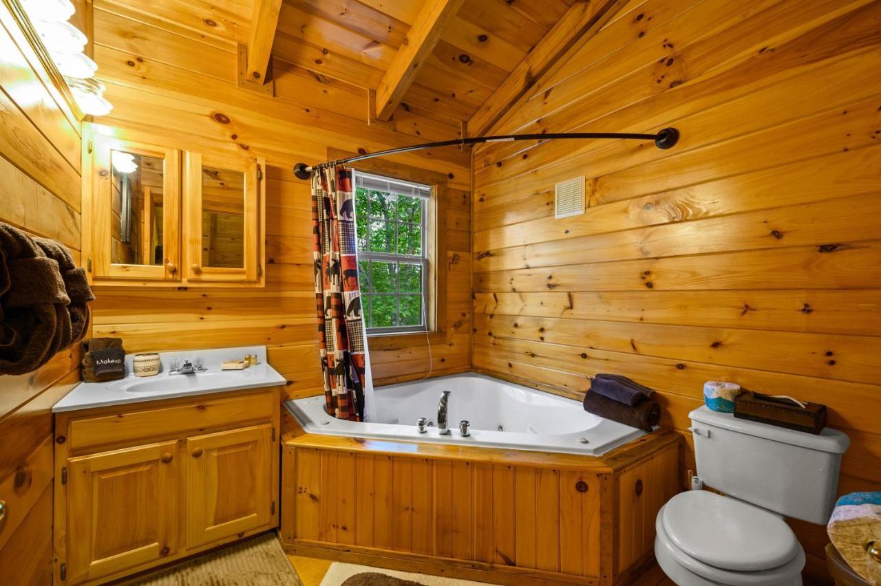 Gypsy Road - Privacy! Log Cabin With Hot Tub, Wifi, Directv And Arcade Sevierville Eksteriør billede