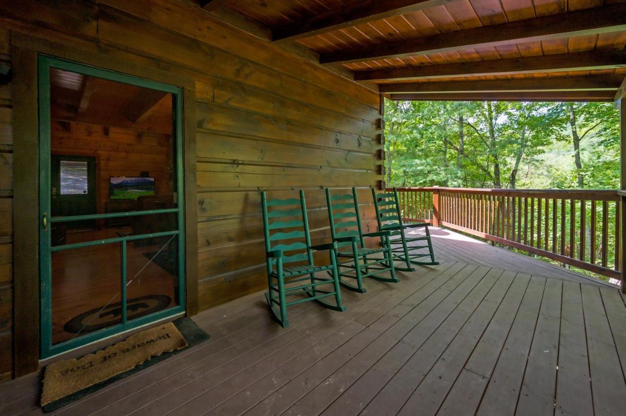 Gypsy Road - Privacy! Log Cabin With Hot Tub, Wifi, Directv And Arcade Sevierville Eksteriør billede
